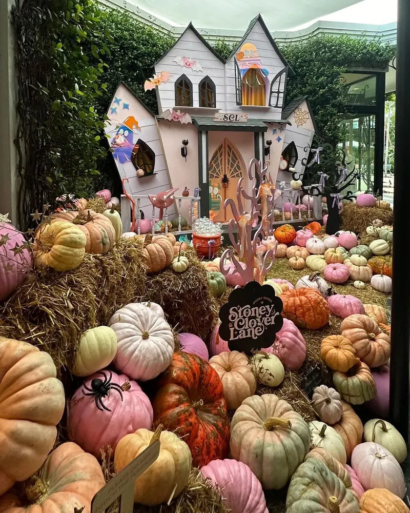 Mr. Jack O' Lanterns Pumpkins (LA - W 3rd St) photo